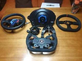 Volante Thrustmaster T300 con cerchi intercambiabili
