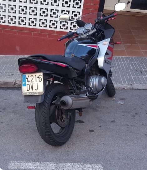 Suzuki GS500F 2006 Etiqueta B