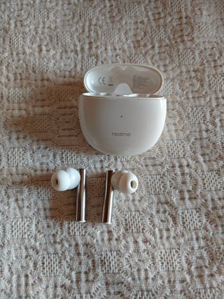 Cascos auriculares inalámbricos Realme blancos