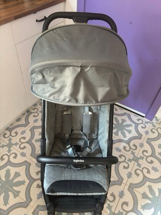Sillita de paseo Inglesina verde