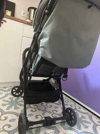 Sillita de paseo Inglesina verde