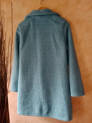 Abrigo azul claro con cuello de pelo Talla L