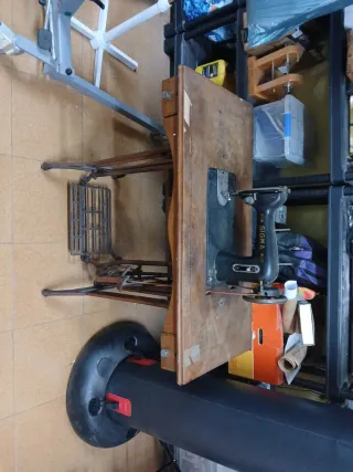 Mesa antigua máquina coser Sigma