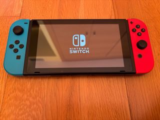 Nintendo Switch + Maletín de Viaje