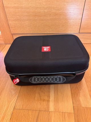 Nintendo Switch + Maletín de Viaje