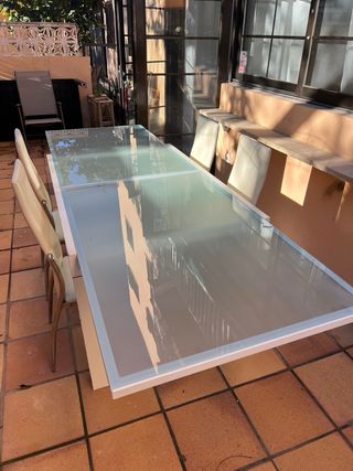 Mesa de comedor extensible con 4 sillas