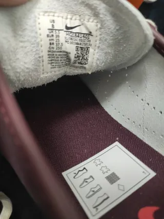 Nike Cortez Morado y Rojo