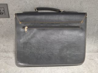 Maletín Ejecutivo Negro con Correa