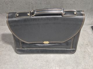 Maletín Ejecutivo Negro con Correa