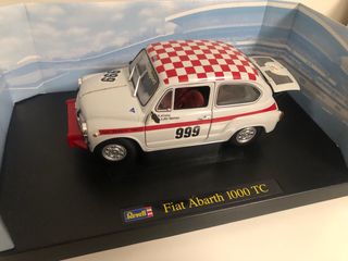 Coche FIAT 600 1:18 Revell