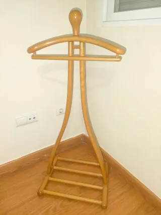 Galán de noche de madera