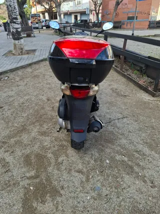 Honda PS 125i - 21.000km - Etiqueta C. Con Baúl y