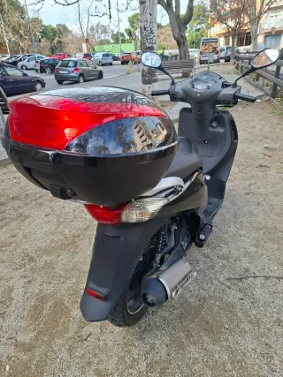 Honda PS 125i - 21.000km - Etiqueta C. Con Baúl y