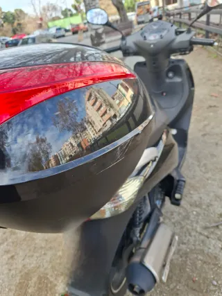 Honda PS 125i - 21.000km - Etiqueta C. Con Baúl y