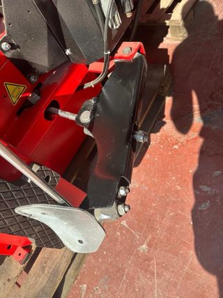 Desmontadora de neumáticos CEMB