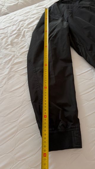 Chaqueta negra de Massimo Dutti