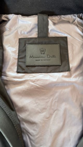 Chaqueta negra de Massimo Dutti