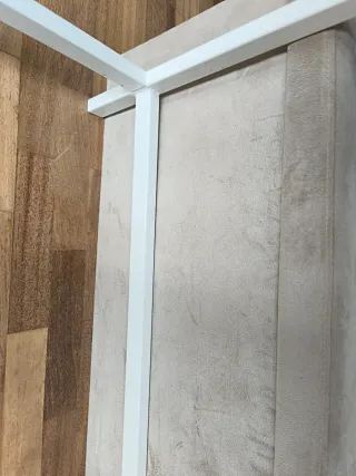 Escritorio blanco de madera