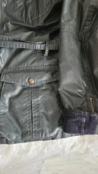 Abrigo verde militar con cinturón SEVILLA