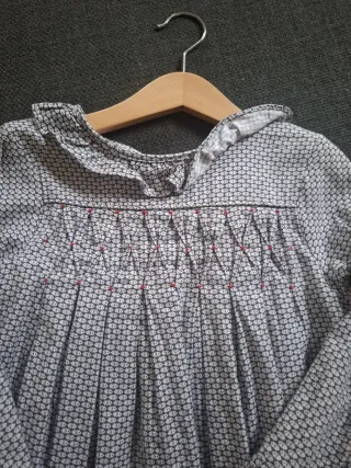 Vestido infantil con smock