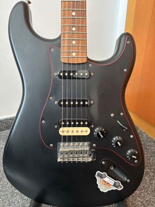 Fender Stratocaster Noir Edición Especial