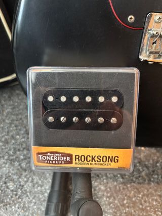 Fender Stratocaster Noir Edición Especial