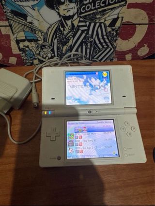 Nintendo DSi Blanca + Cargador + Lápiz