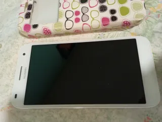 Huawei Ascend G7 Bianco. Con custodia.