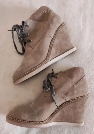 Chanel Scarpe Zeppa Beige