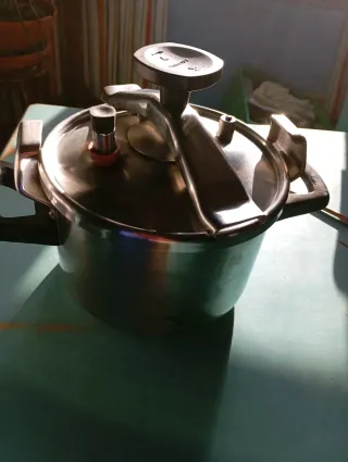 Olla exprés de aluminio