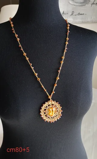 Collana uncinetto con pendente centrale