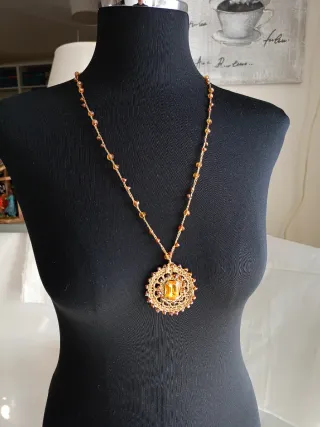 Collana uncinetto con pendente centrale