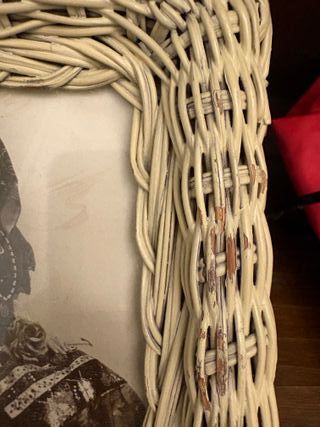 Marco de fotos antiguo mimbre