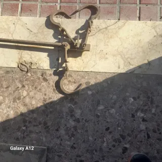 Balanza romana antigua adorno chimenea