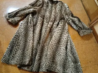 Abrigo estampado ocelote