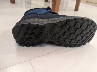 Botas montaña impermeables talla 33 quechuga