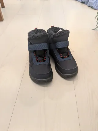 Botas montaña impermeables talla 33 quechuga