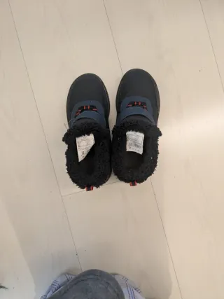 Botas montaña impermeables talla 33 quechuga