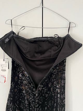 Vestido de lentejuelas de Zara