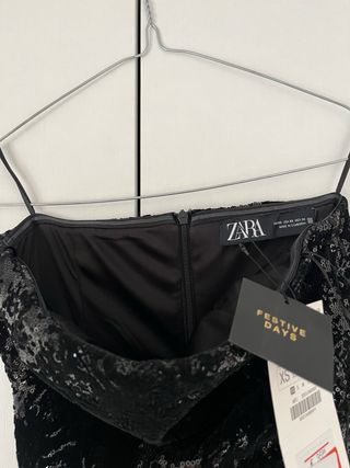 Vestido de lentejuelas de Zara