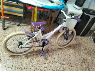 Bicicleta infantil Kids 16 morada y blanca