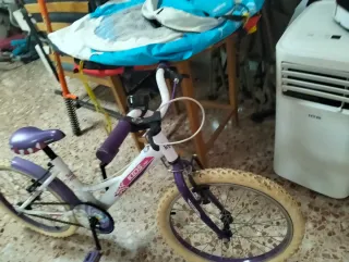 Bicicleta infantil Kids 16 morada y blanca