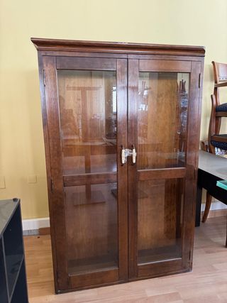 Mueble madera puertas cristal como nuevo