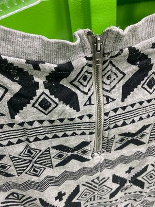 Sudadera H&M Divided Estampado Geométrico Talla L