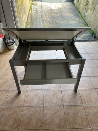 Tavolo da cucina in vetro e metallo