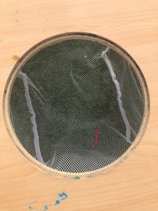 Mesa infantil redonda con 2 sillas