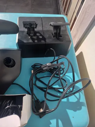 Volante y pedales gaming