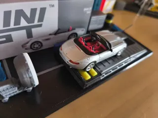 Mini GT 1:64 BMW Z8 Plata