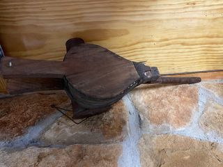 Soplador vintage de metal y madera