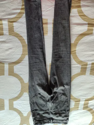 Pantalón vaquero gris ZARA Talla 36